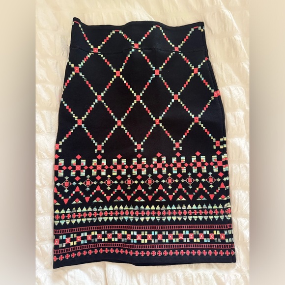 BCBGMaxAzria Jacquard Mini Bandage Skirt - Picture 2 of 3